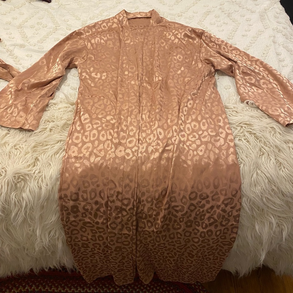 Satin mid-length robe, belt loop /waist tie. Leopard print. Rose gold /champagne